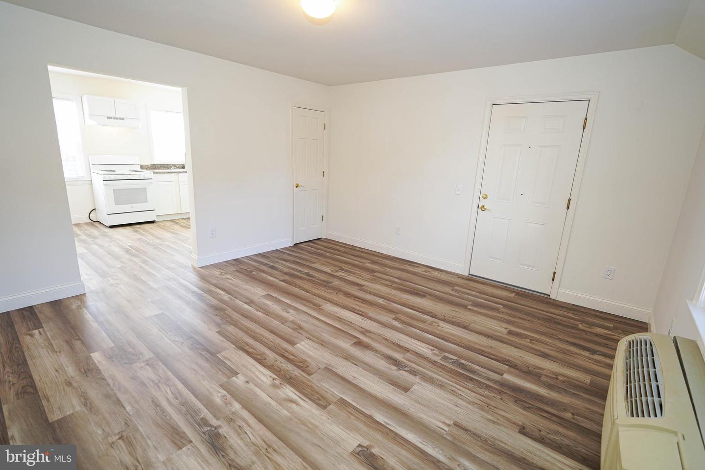 800 Travers St #6 Property Photo 3