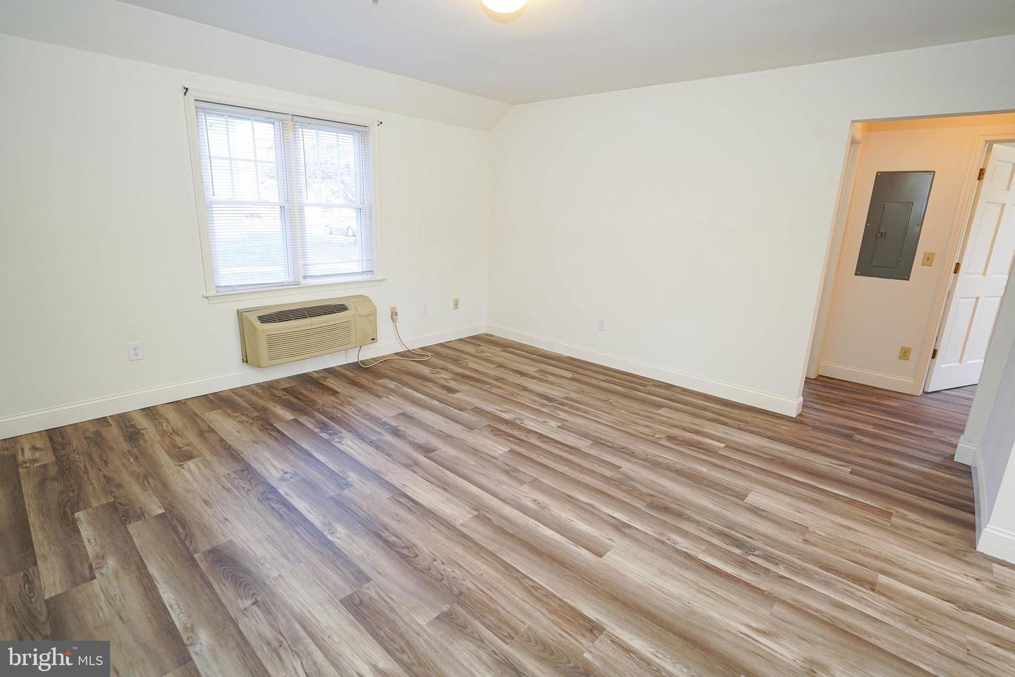 800 Travers St #6 Property Photo 5