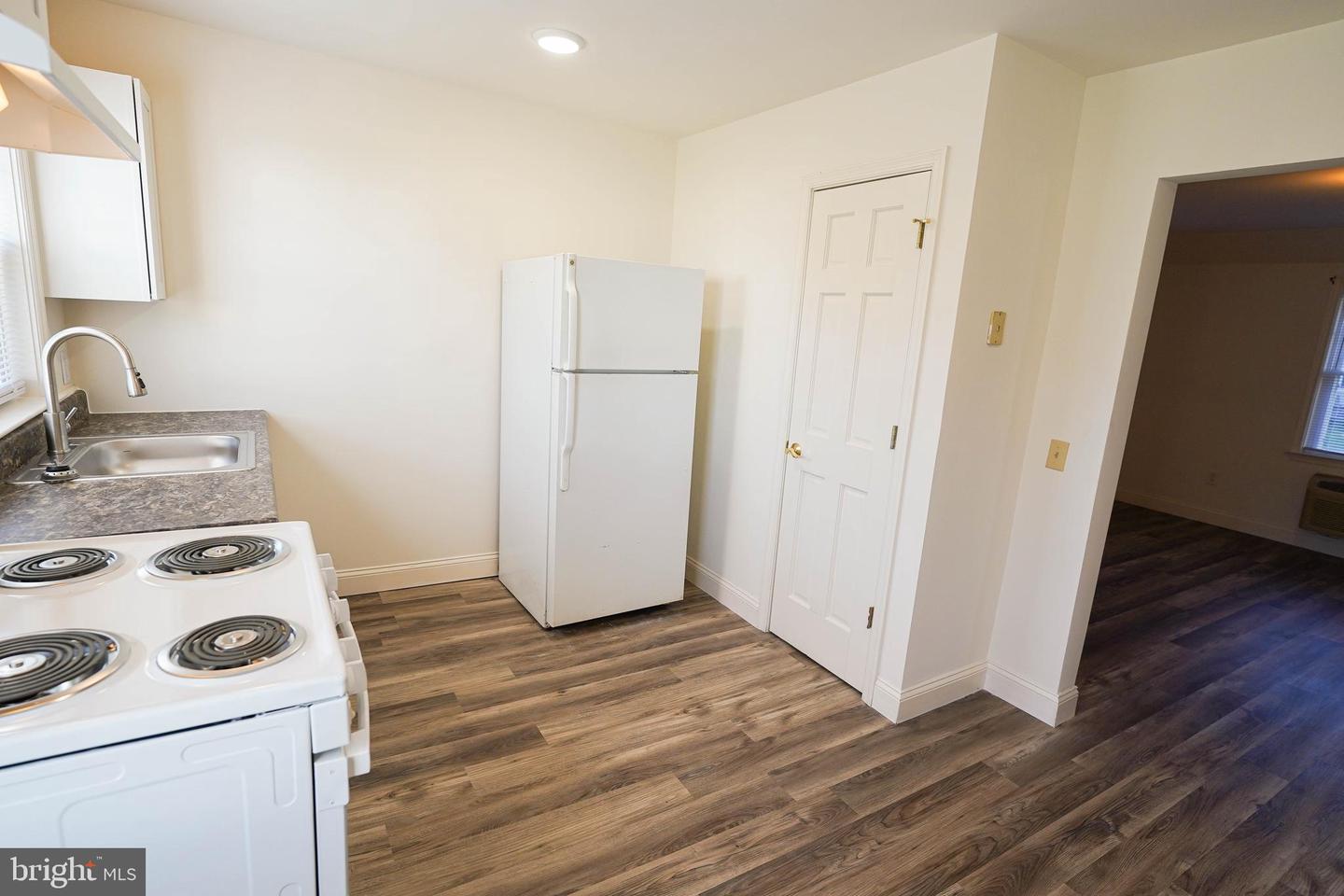 800 Travers St #6 Property Photo 8