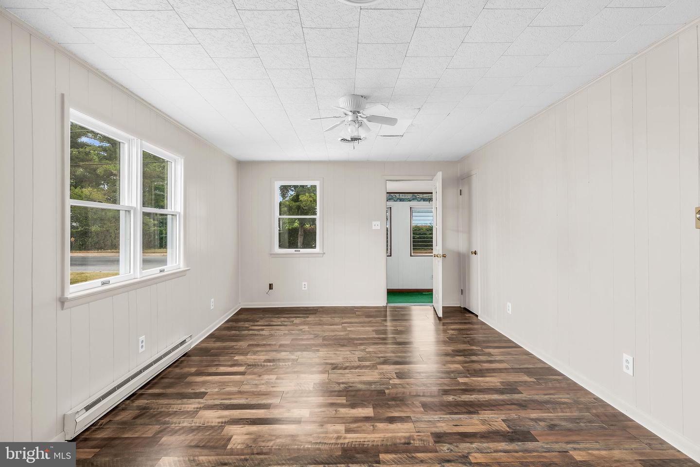 1003 Roslyn Ave Property Photo 1