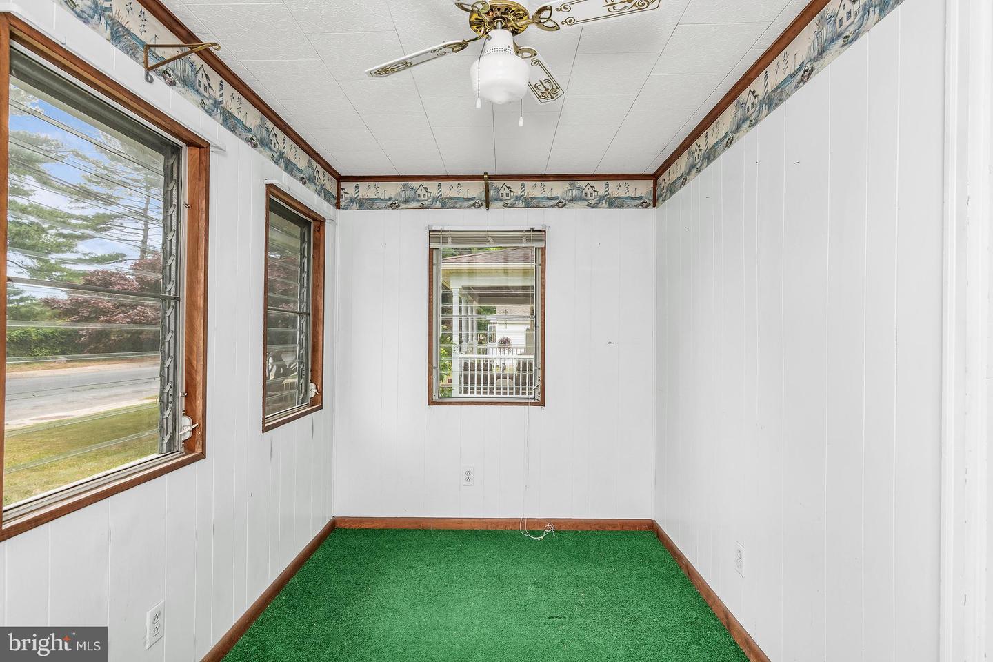 1003 Roslyn Ave Property Photo 6