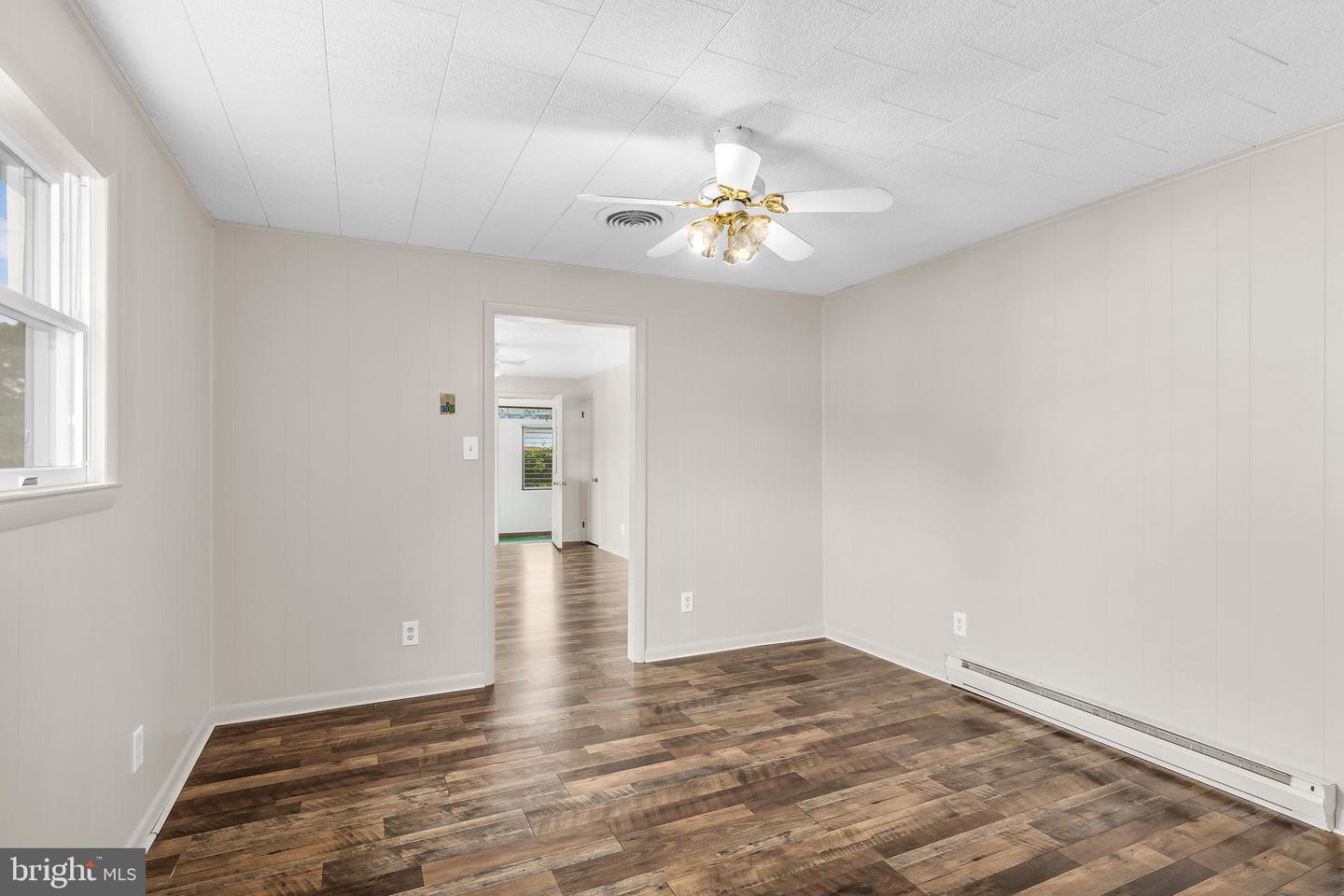 1003 Roslyn Ave Property Photo 7