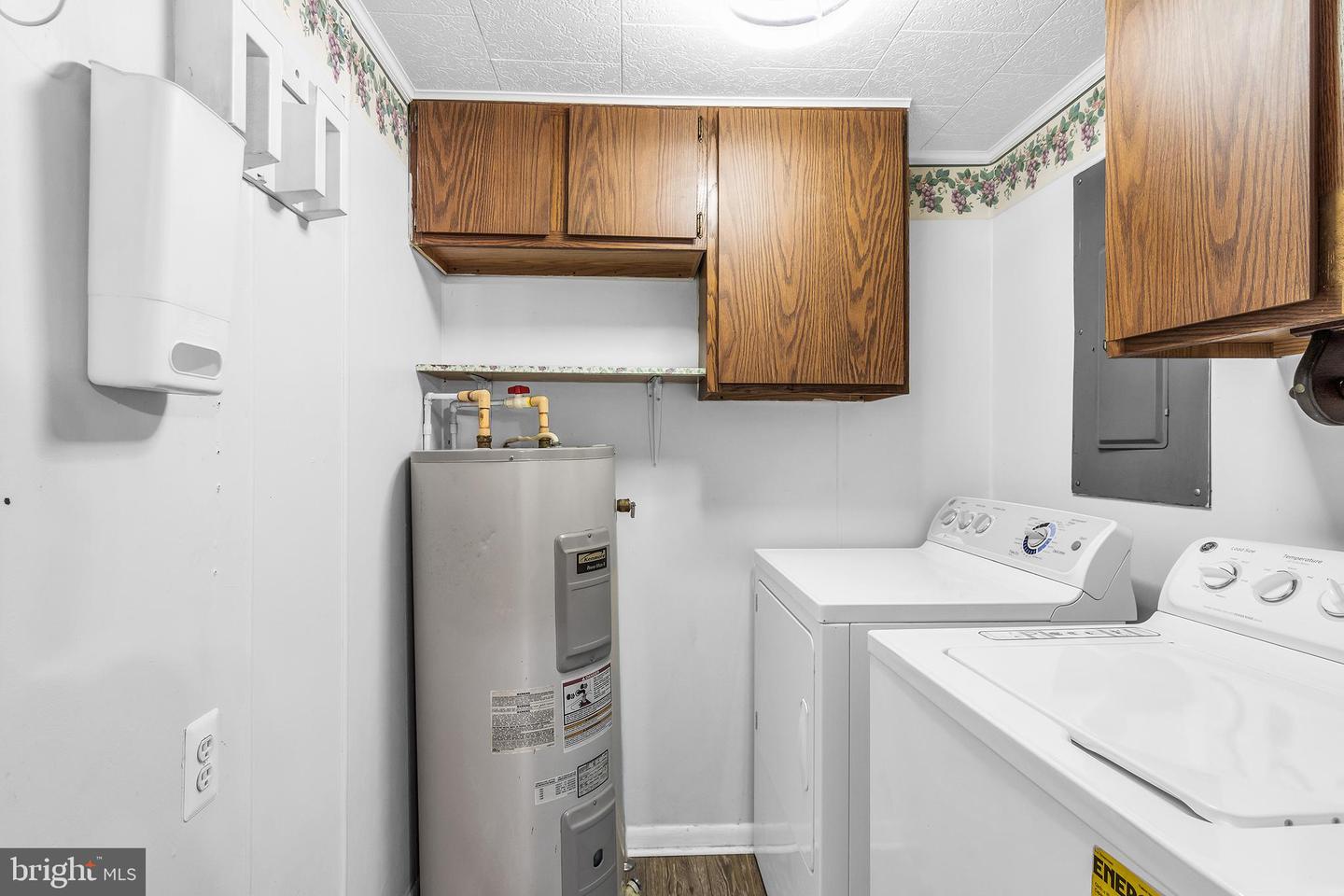 1003 Roslyn Ave Property Photo 12