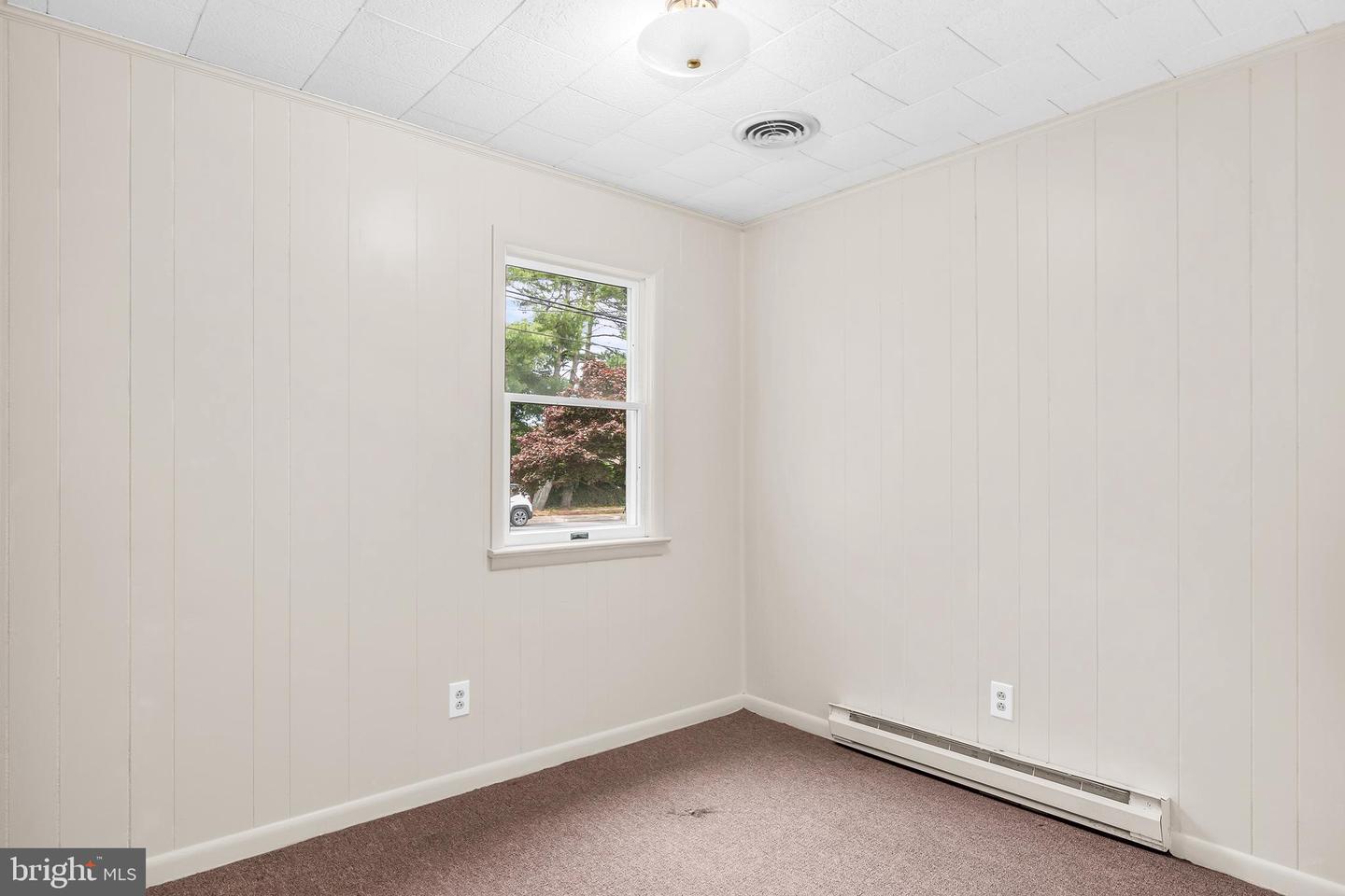 1003 Roslyn Ave Property Photo 16