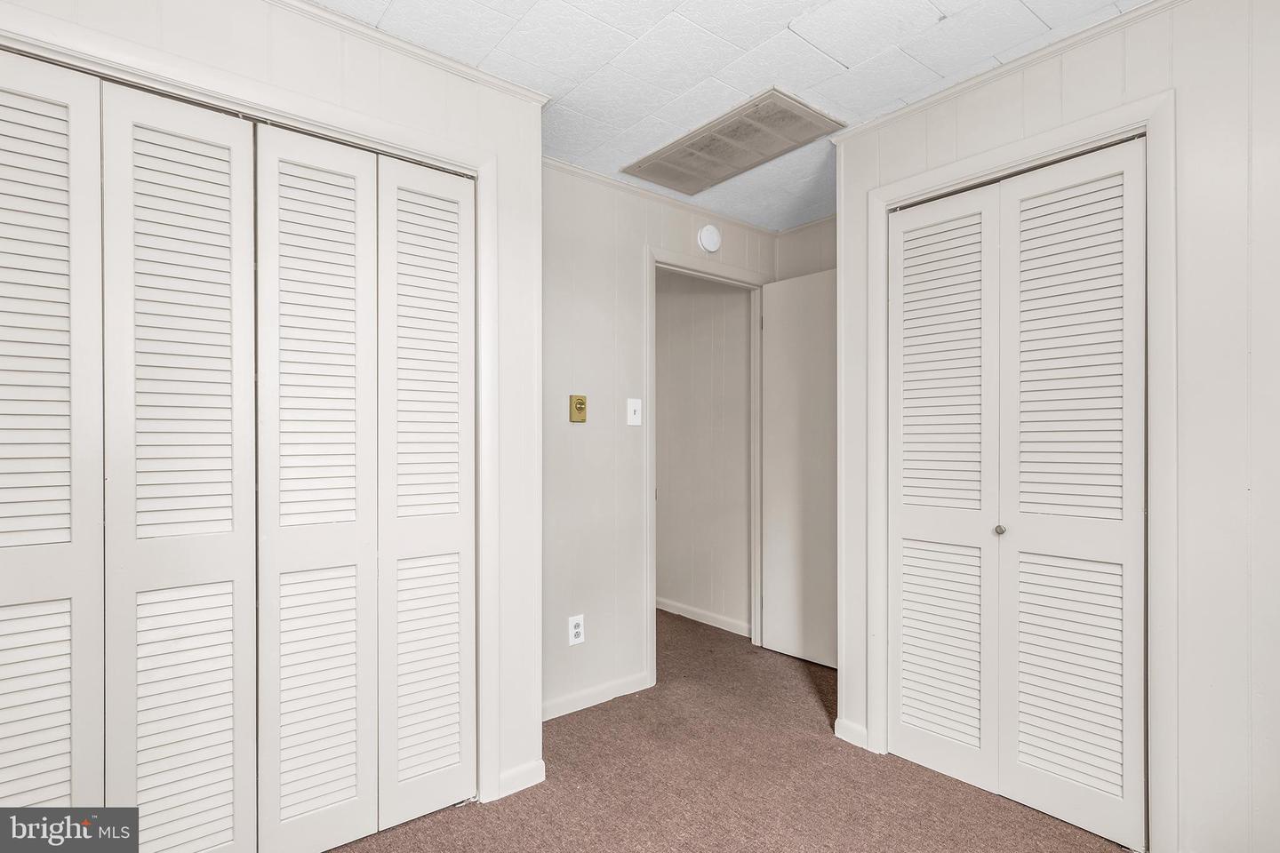 1003 Roslyn Ave Property Photo 17