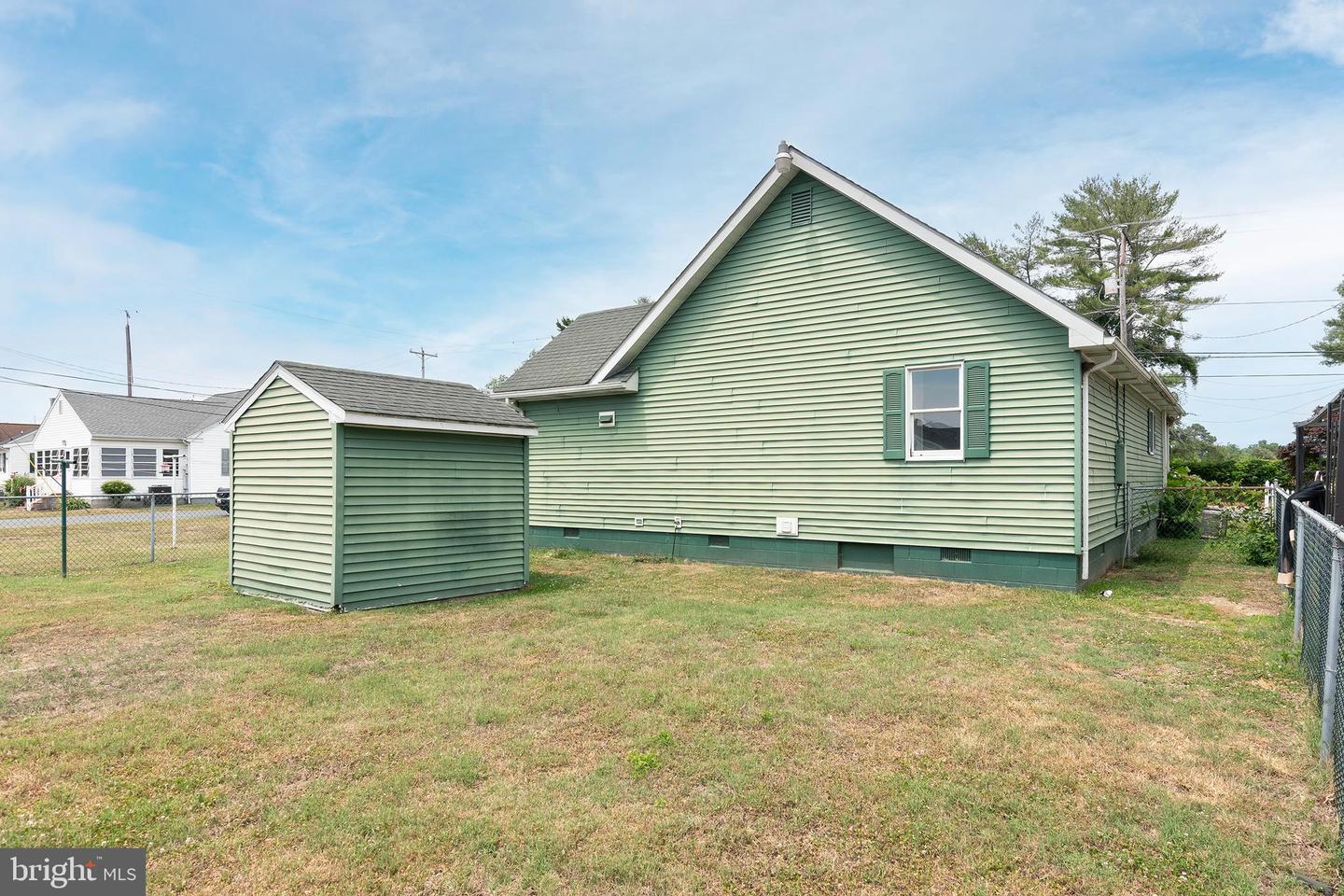 1003 Roslyn Ave Property Photo 25