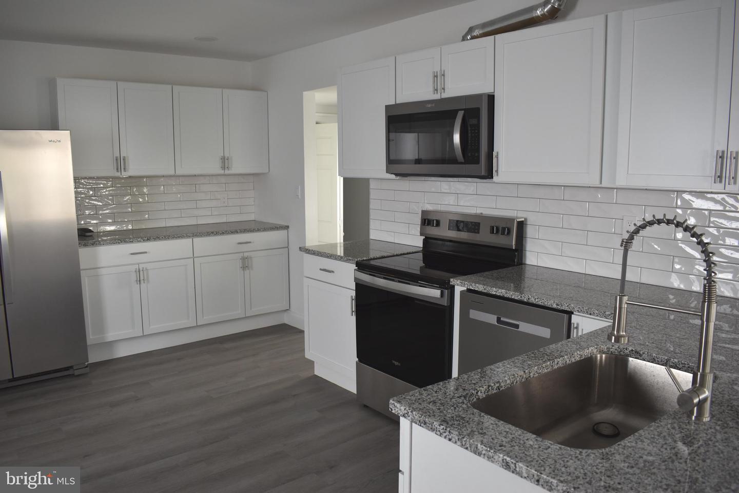 207 Willis St Property Photo 9