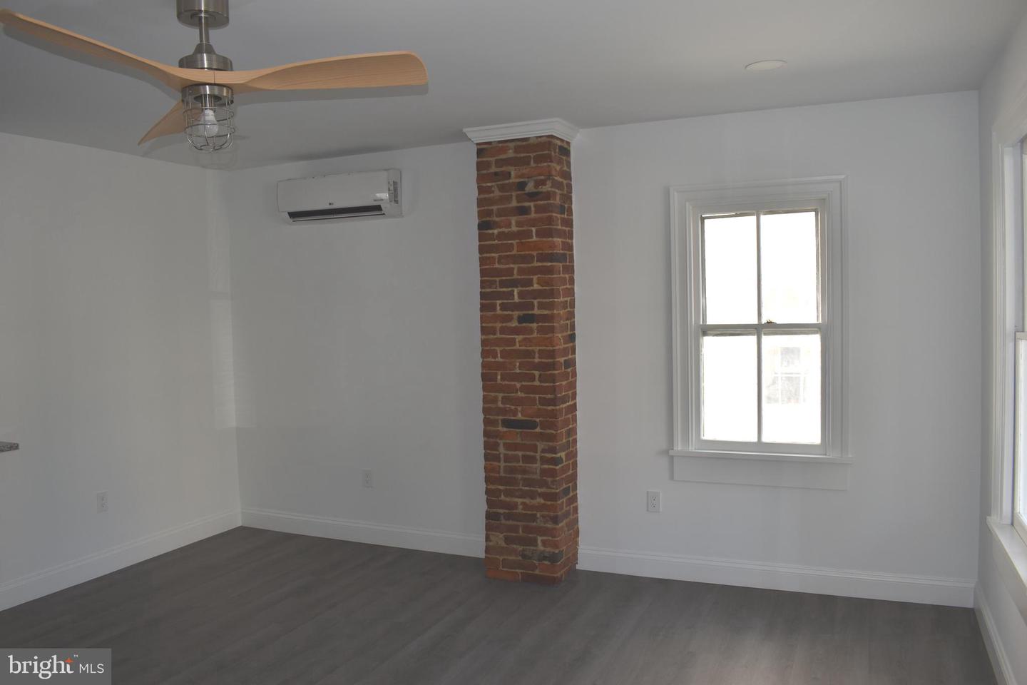 207 Willis St Property Photo 10