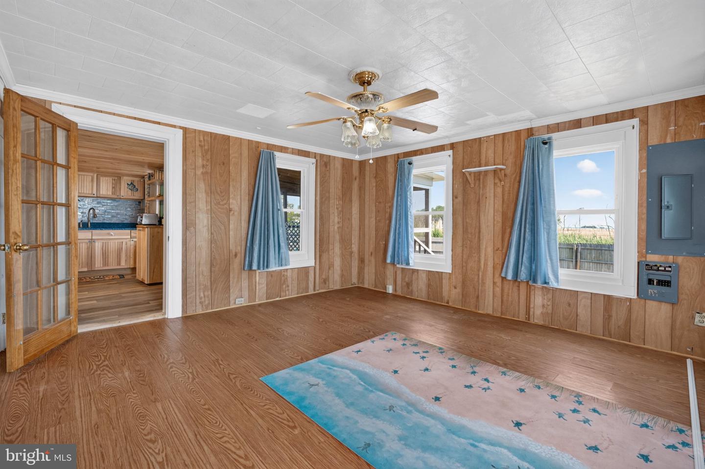 1511 Crocheron Rd Property Photo 9