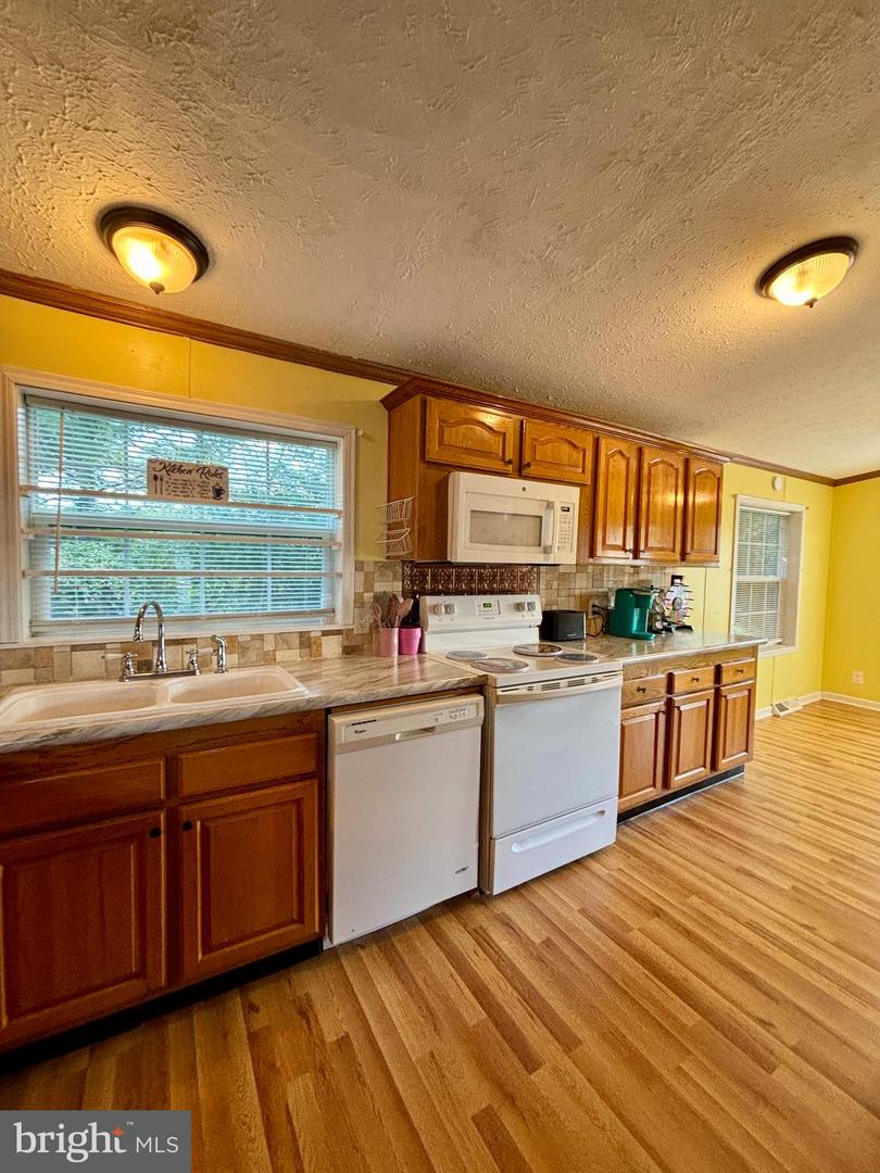 2631 Rebecca Ln Property Photo 23