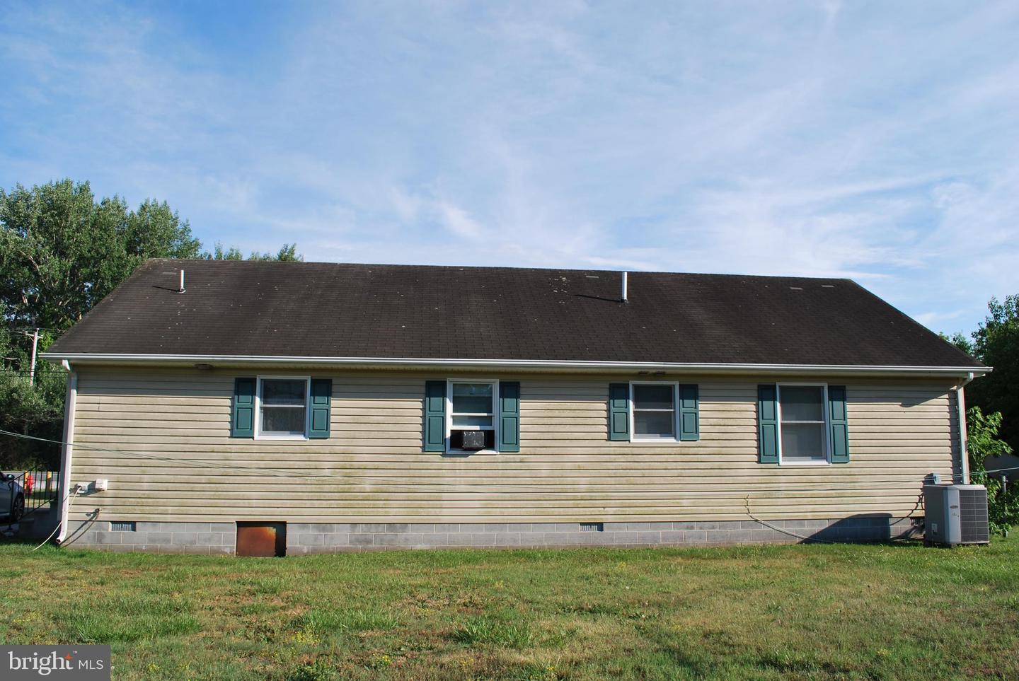 2424 Cambridge Beltway Property Photo 4