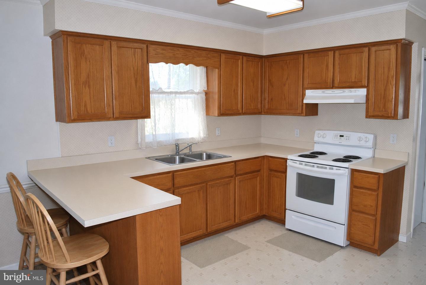 2424 Cambridge Beltway Property Photo 6