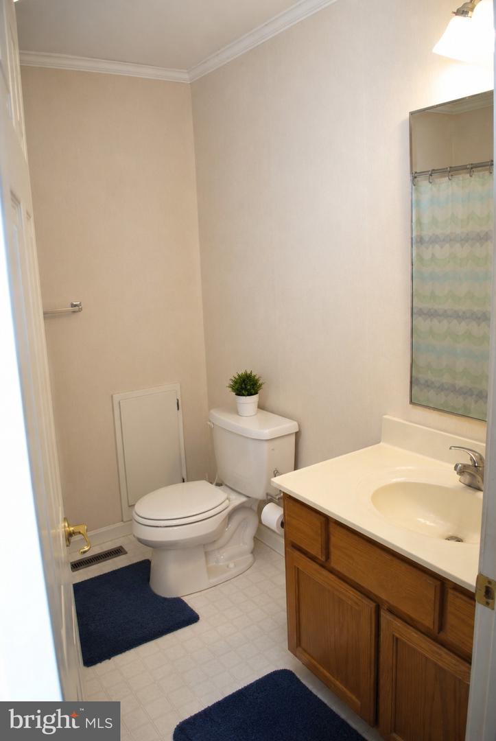 2424 Cambridge Beltway Property Photo 14