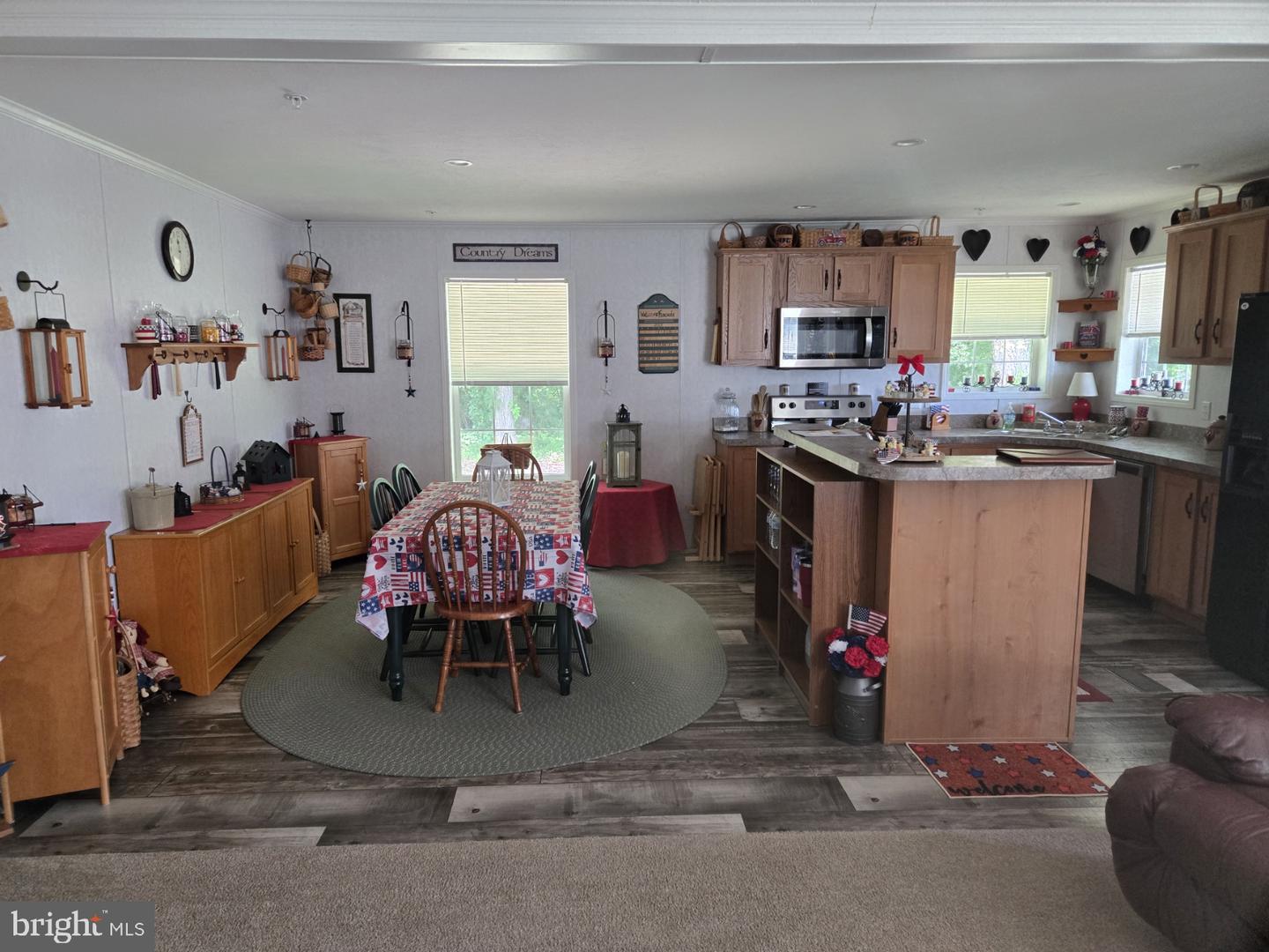 2613 Rebecca Ln Property Photo 5