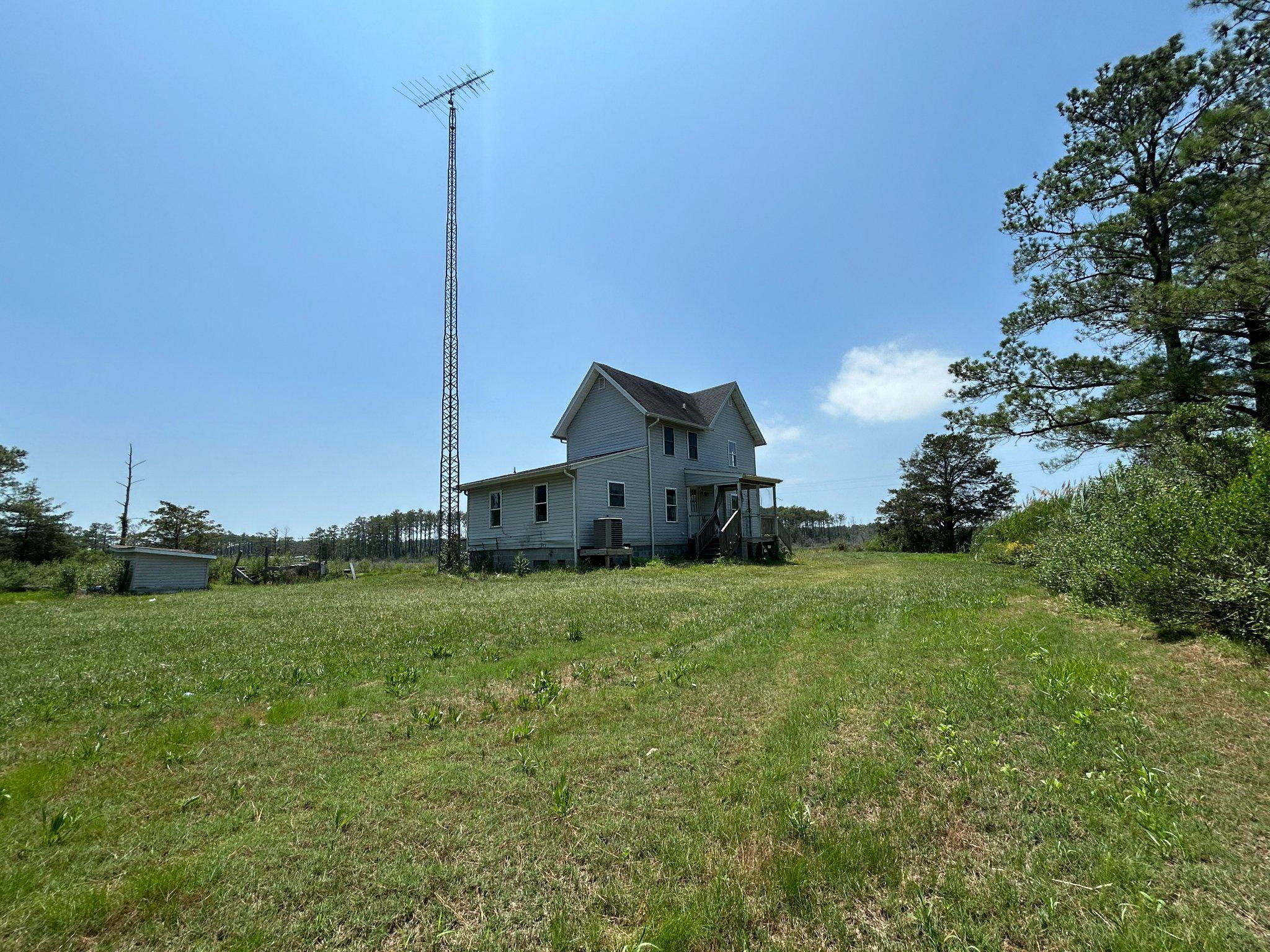 2439 Asquith Island Rd Property Photo 3