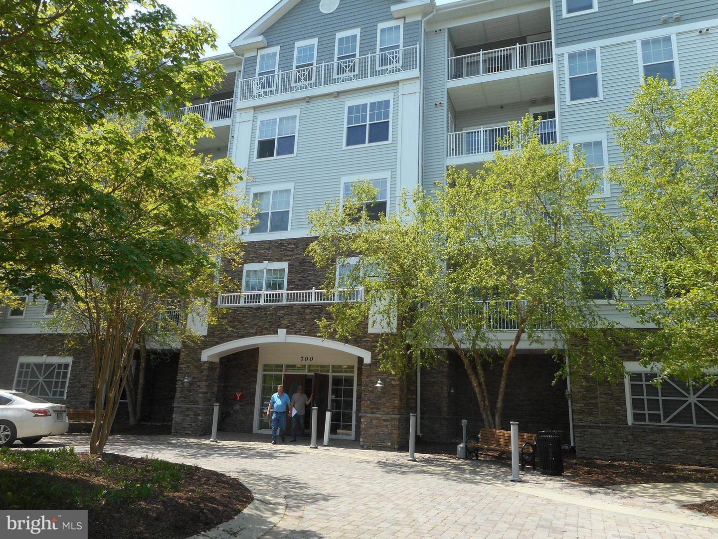 700 Cattail Cove #411 Property Photo 12