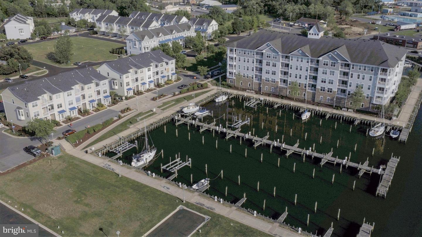 700 Cattail Cove #411 Property Photo 13