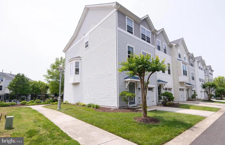 329 SHIPYARD DR Property Photo 1