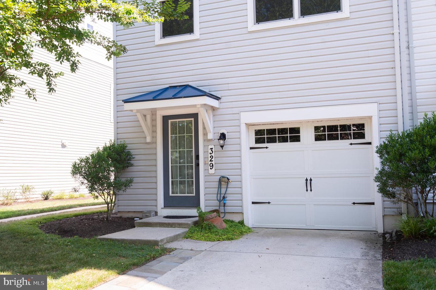 329 Shipyard Dr Property Photo 2