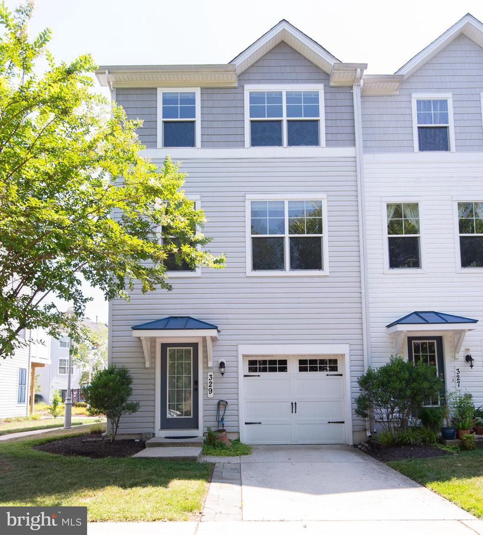 329 Shipyard Dr Property Photo 4