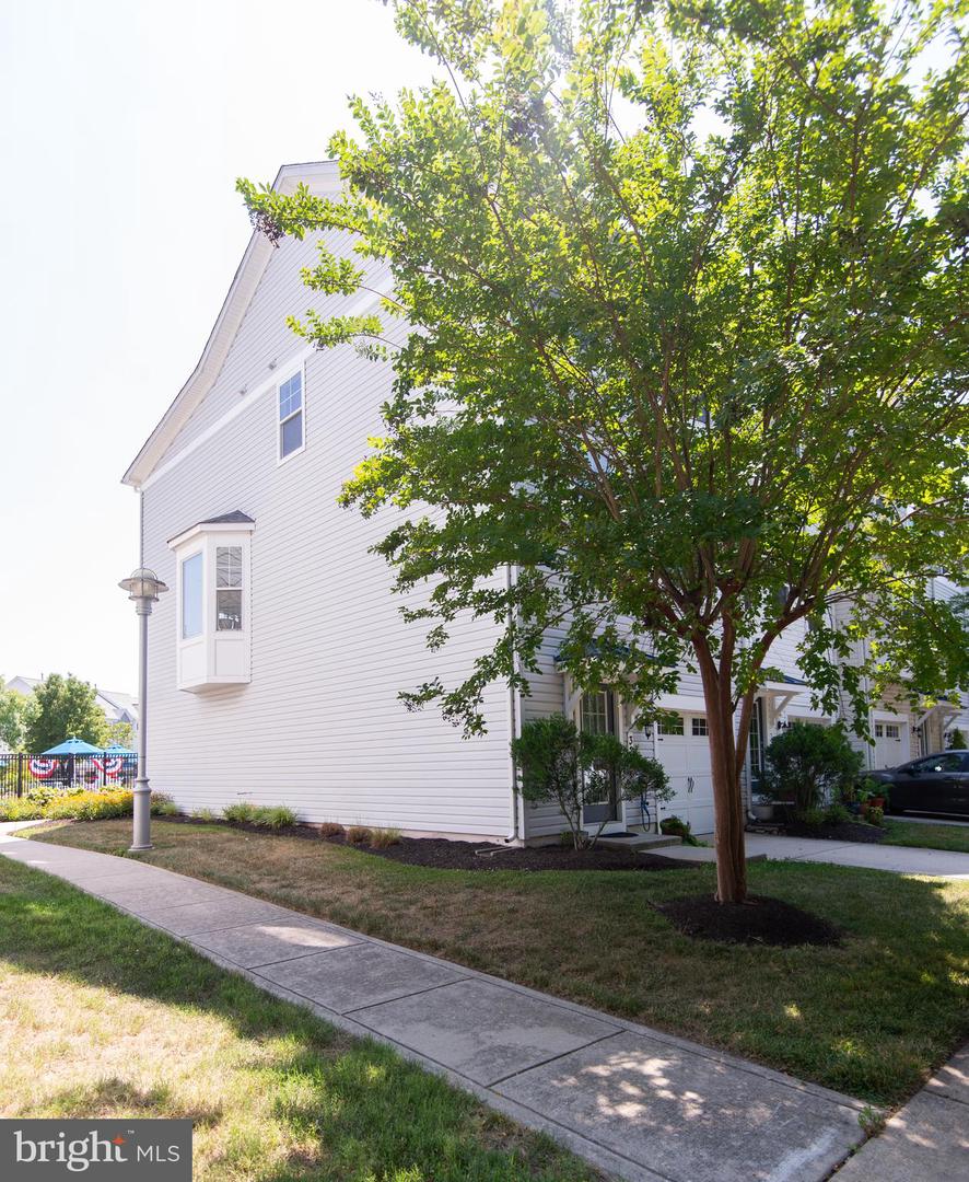329 Shipyard Dr Property Photo 8