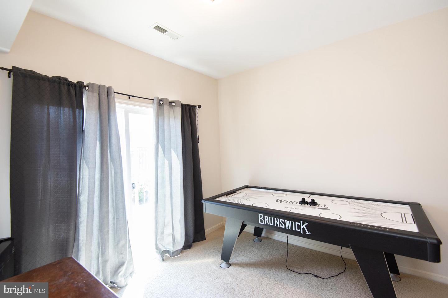 329 Shipyard Dr Property Photo 12