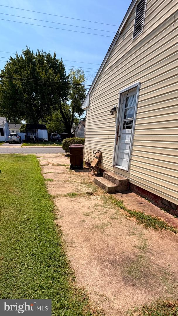 711 Rigby Ave Property Photo 3