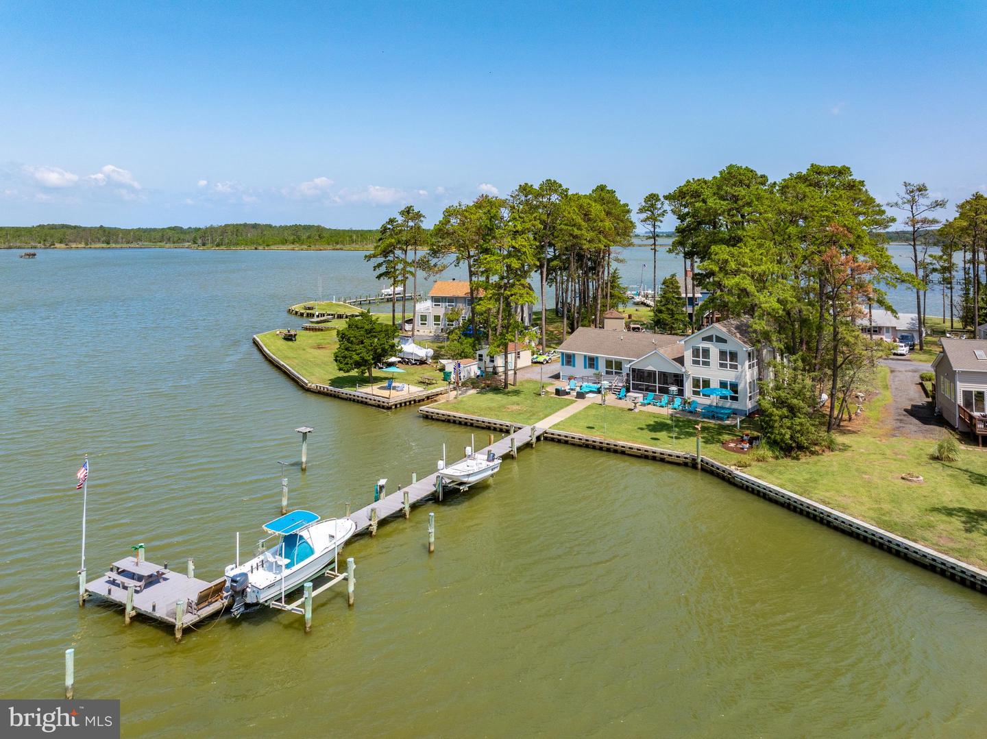 803 Seabreeze Rd Property Photo 2