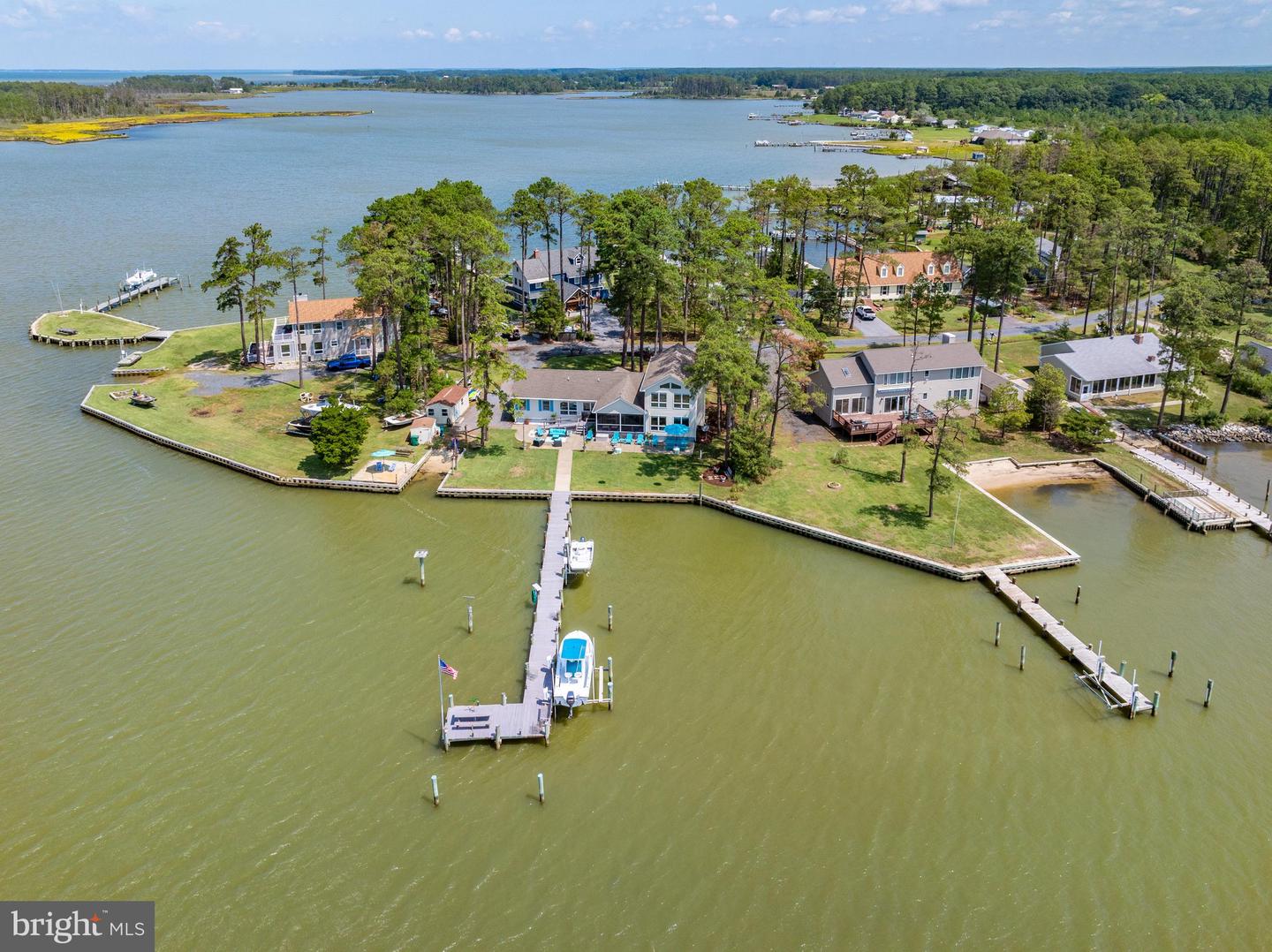 803 Seabreeze Rd Property Photo 6