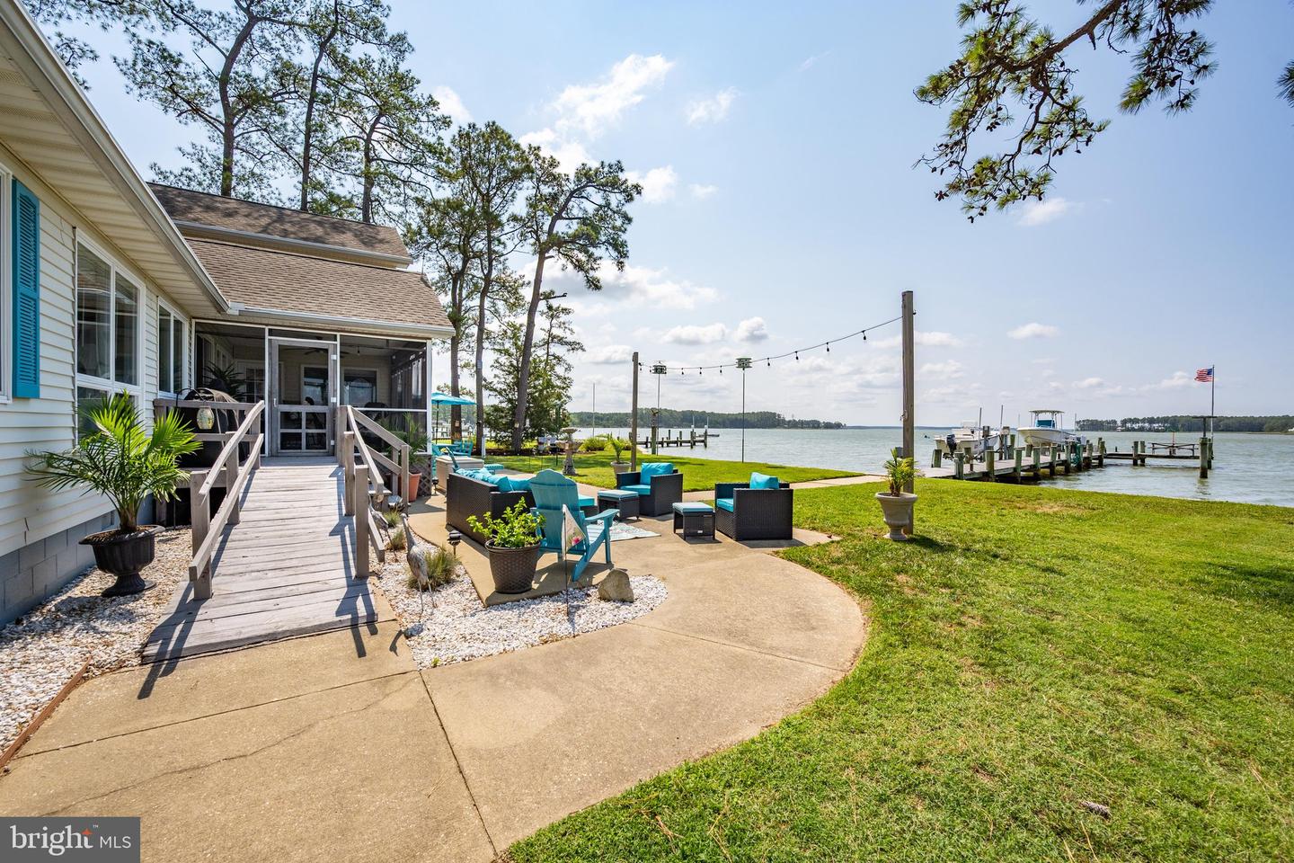 803 Seabreeze Rd Property Photo 7
