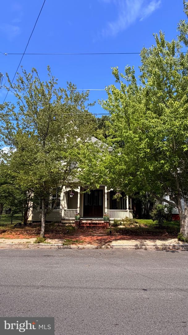 903 Locust St Property Photo 2