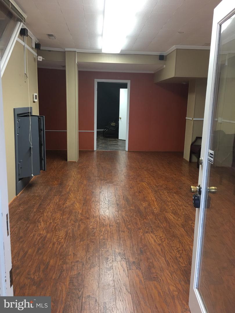 541 Poplar St #suite 100 Property Photo 2