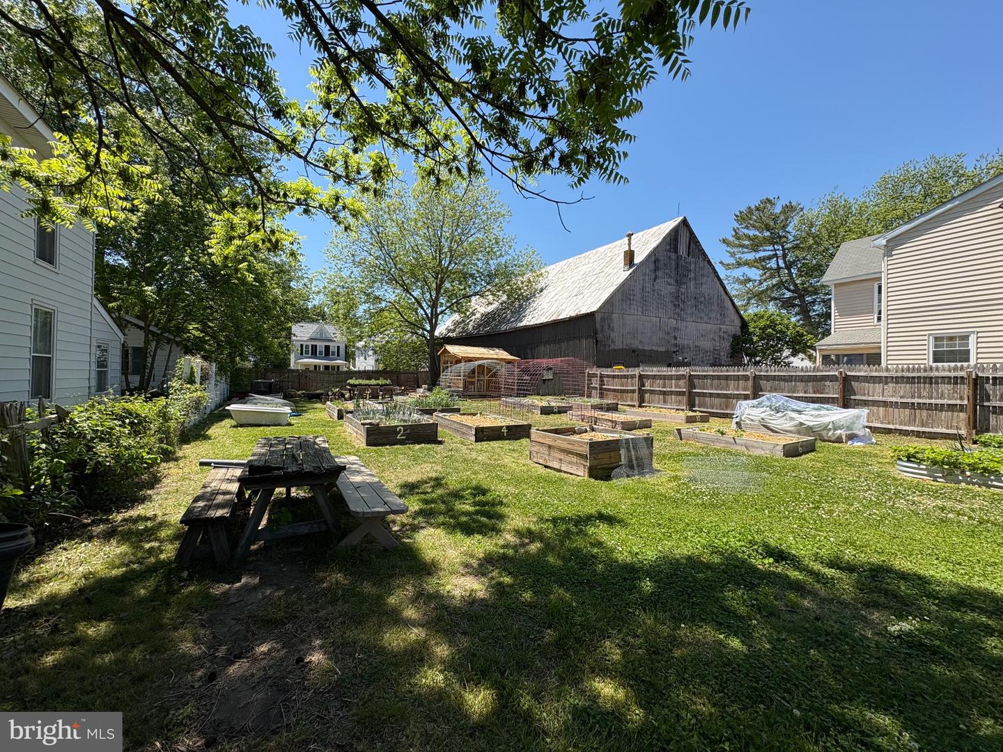 817 Locust St Property Photo 38