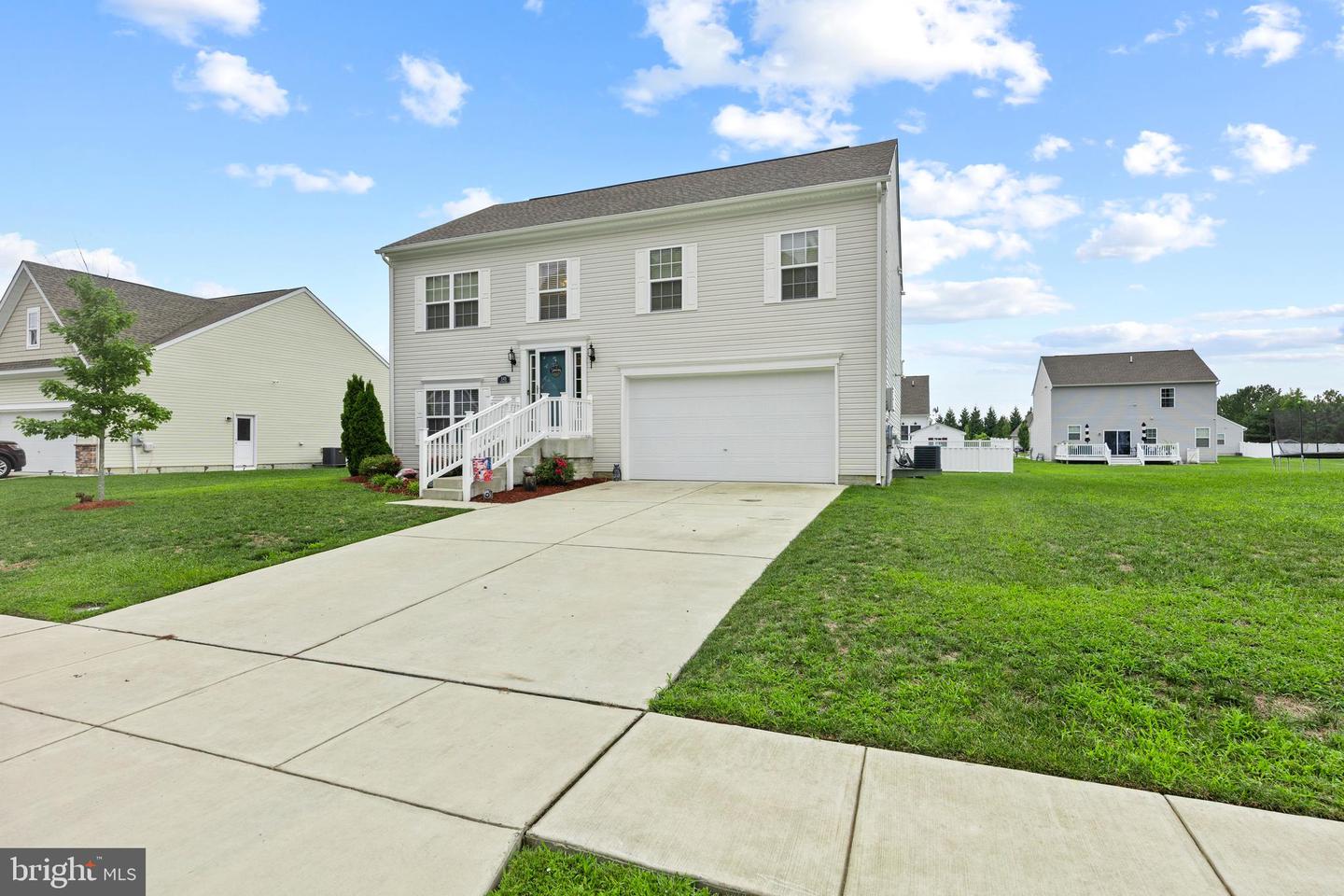 145 Regulator Dr N Property Photo 4