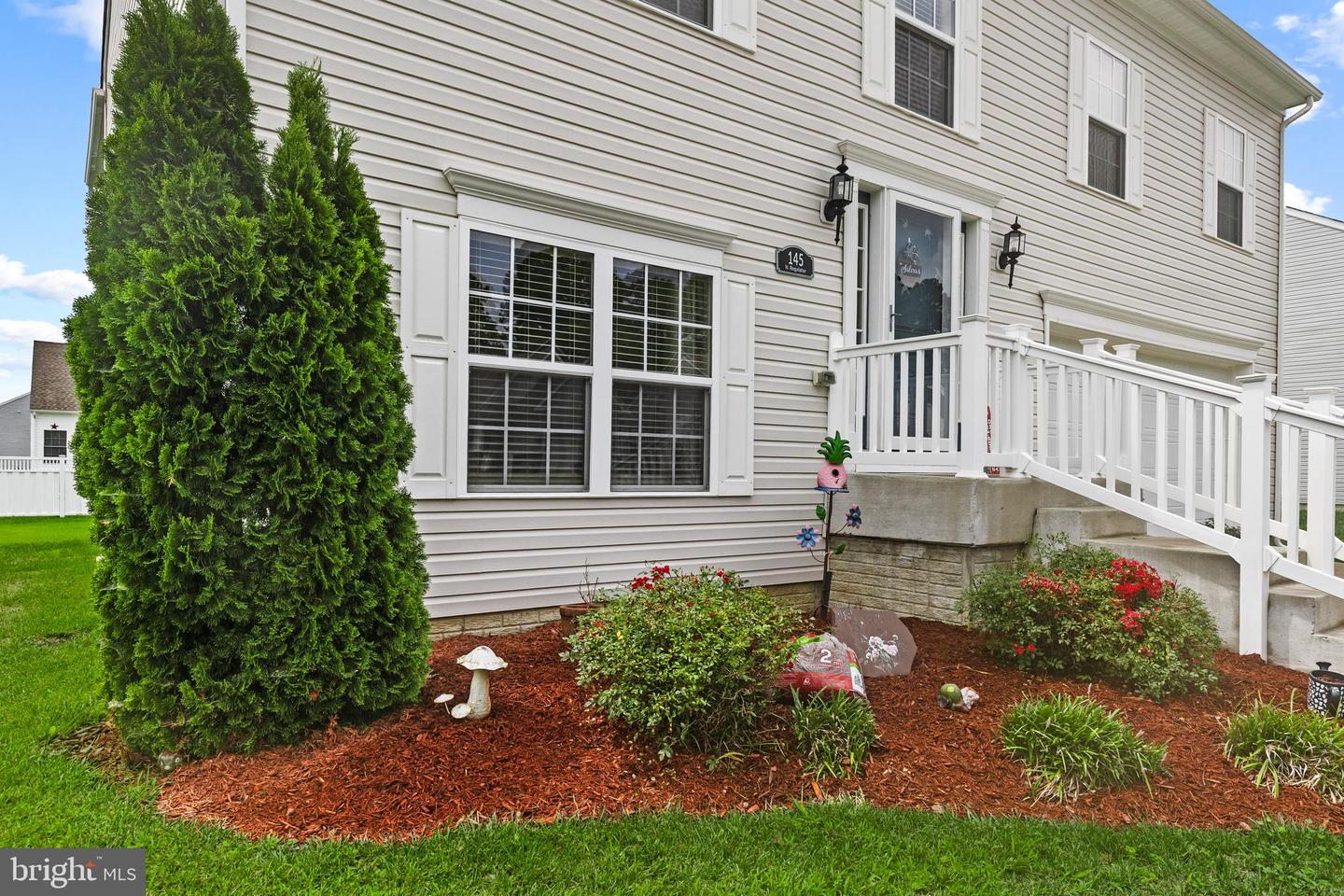 145 Regulator Dr N Property Photo 5