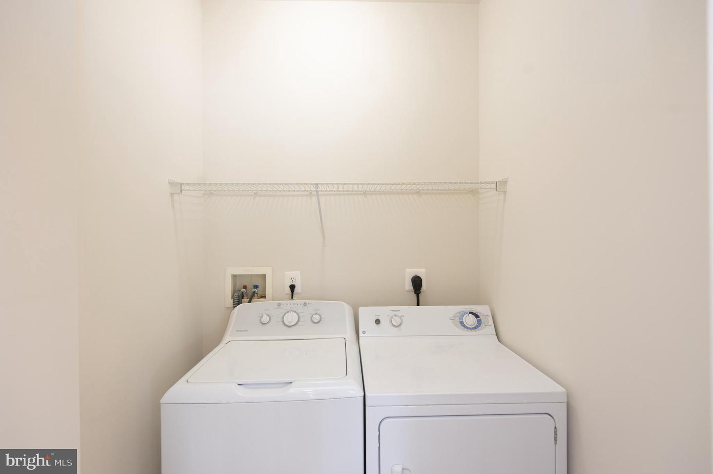 214 Tidewater Drive Property Photo 8