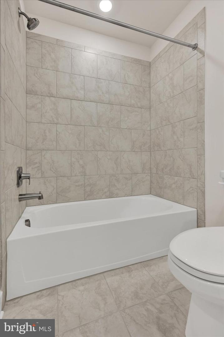 2174 Winterberry Ln Property Photo 13