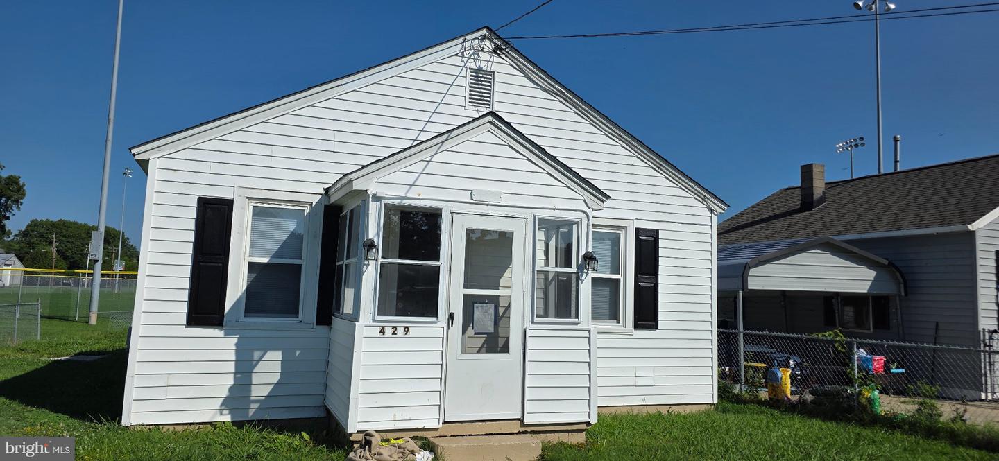 429 CAMPER ST Property Photo 1