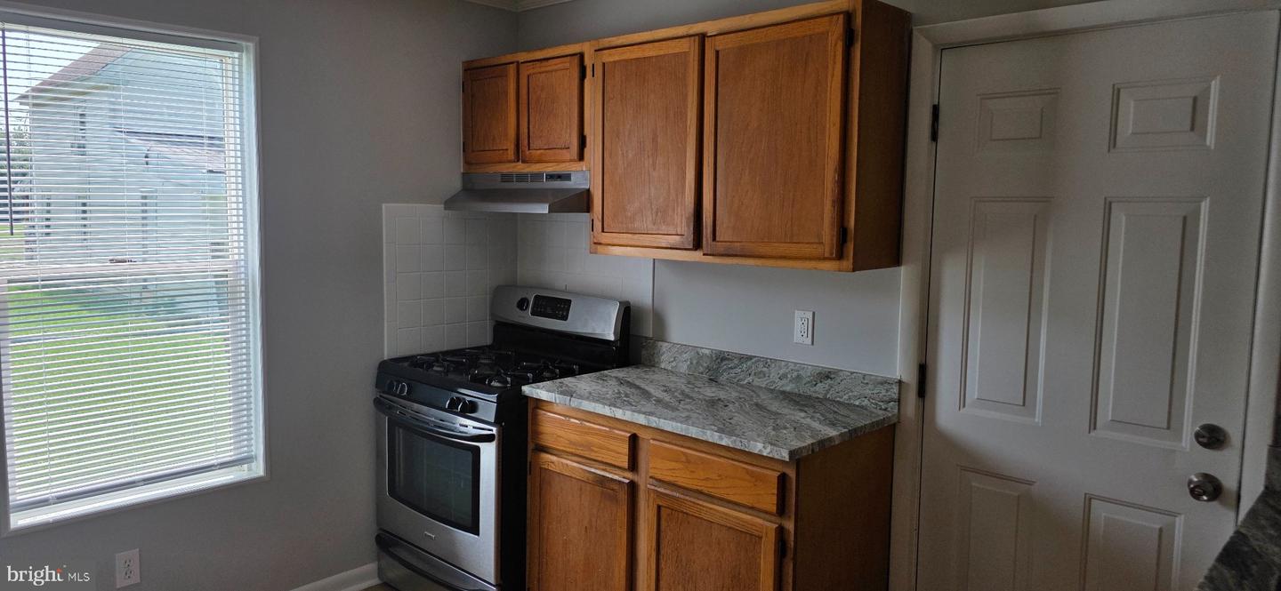 429 Camper St Property Photo 9