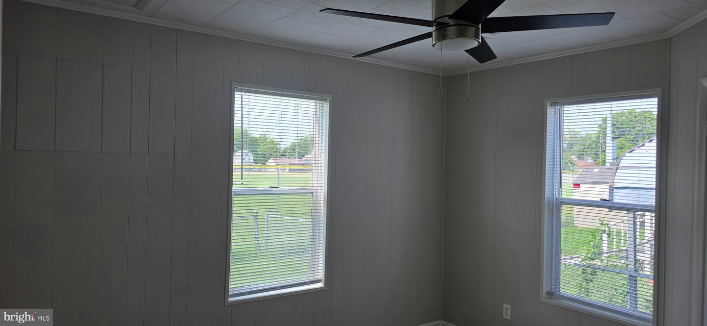 429 Camper St Property Photo 12