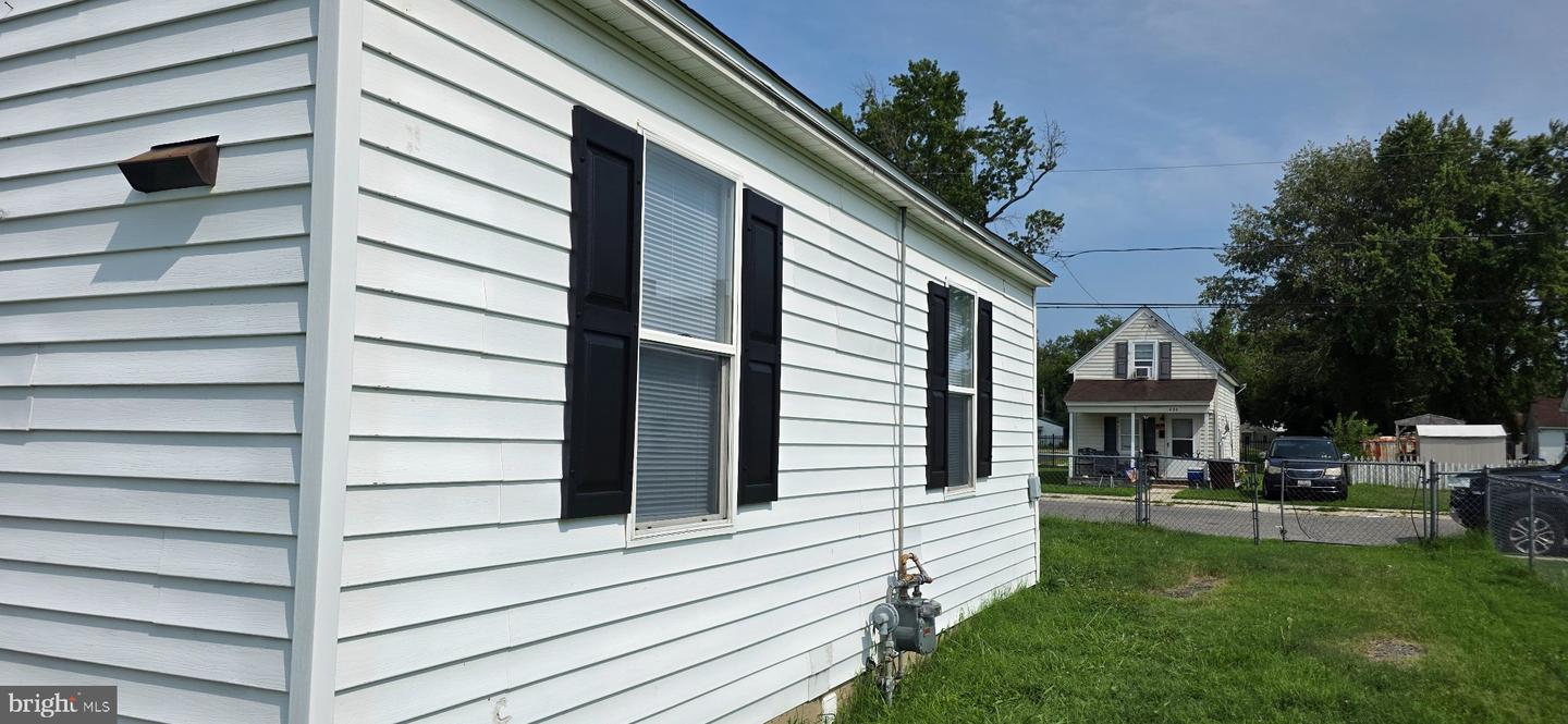 429 Camper St Property Photo 24