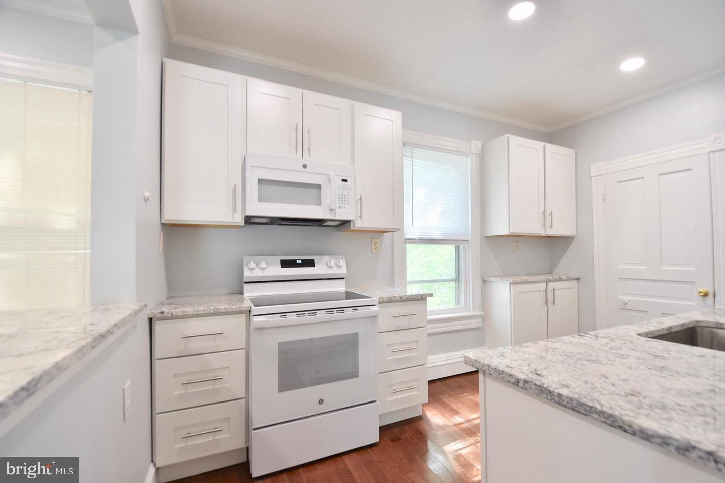 205 Oakley St #2 Property Photo 10