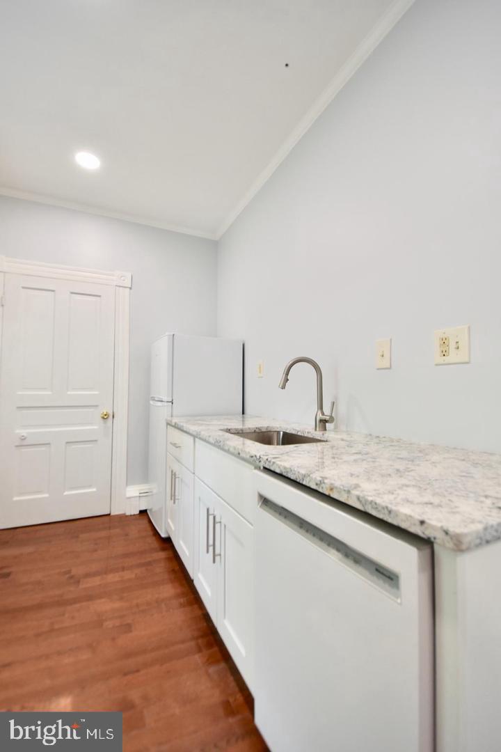 205 Oakley St #2 Property Photo 11