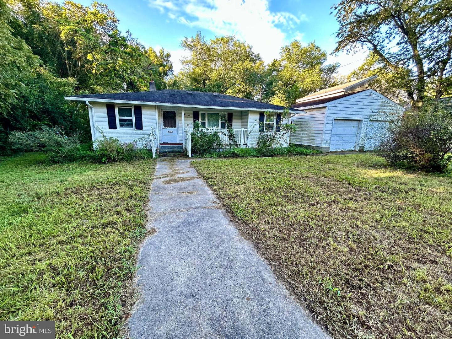 409 Delaware Ave Property Photo 3