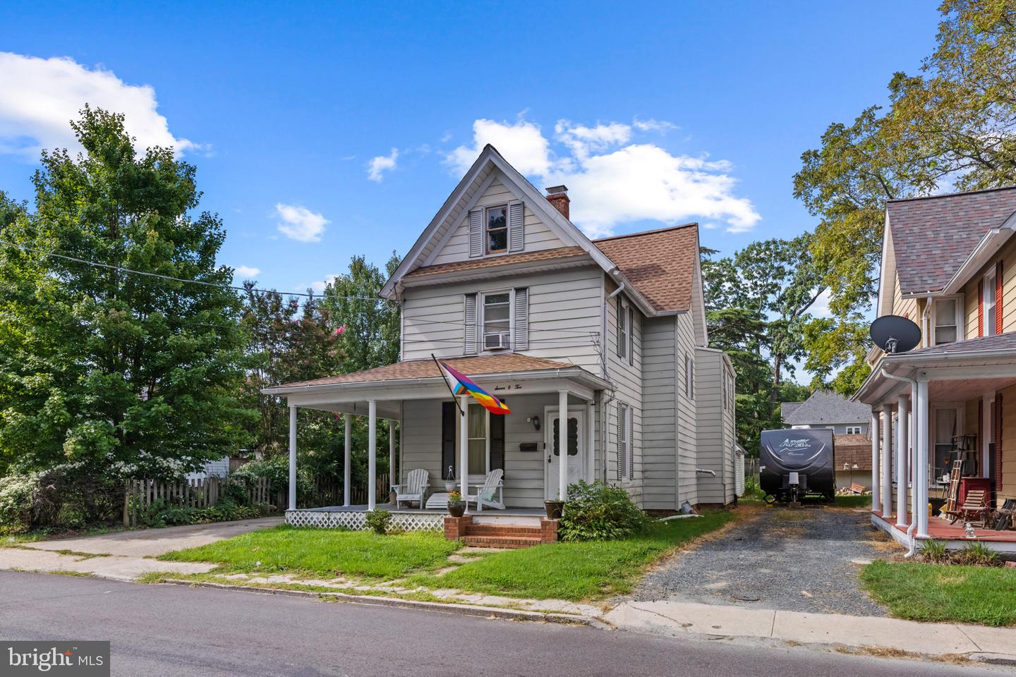 702 Travers St Property Photo 12