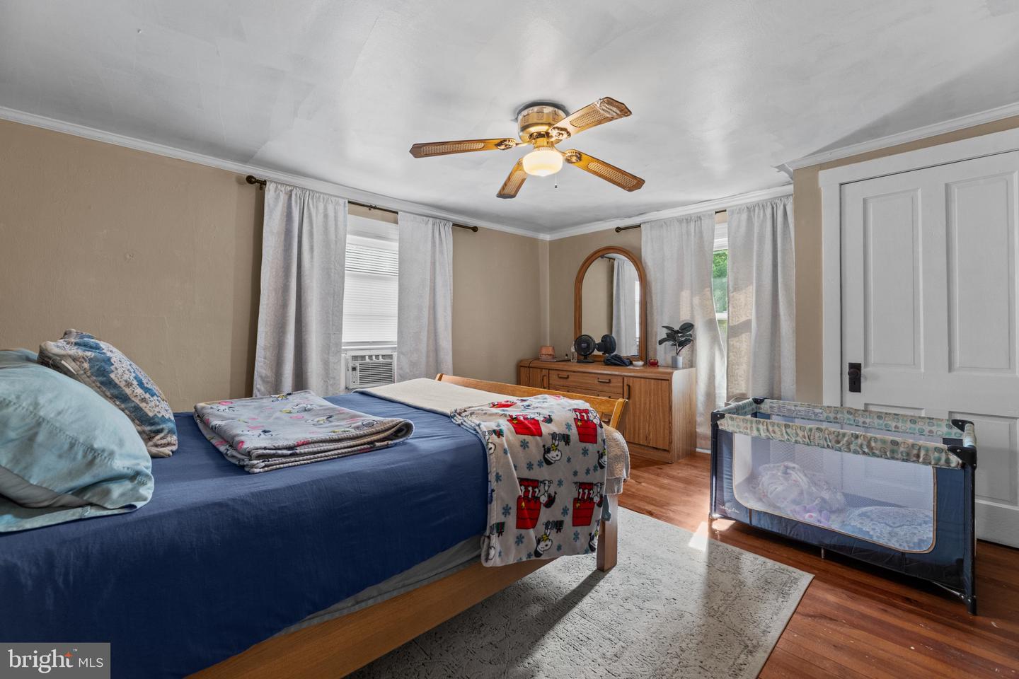 702 Travers St Property Photo 14