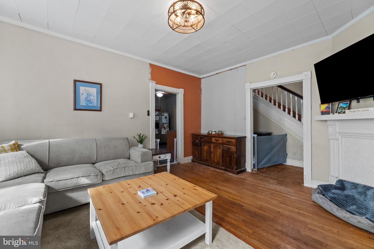 702 Travers St Property Photo 23