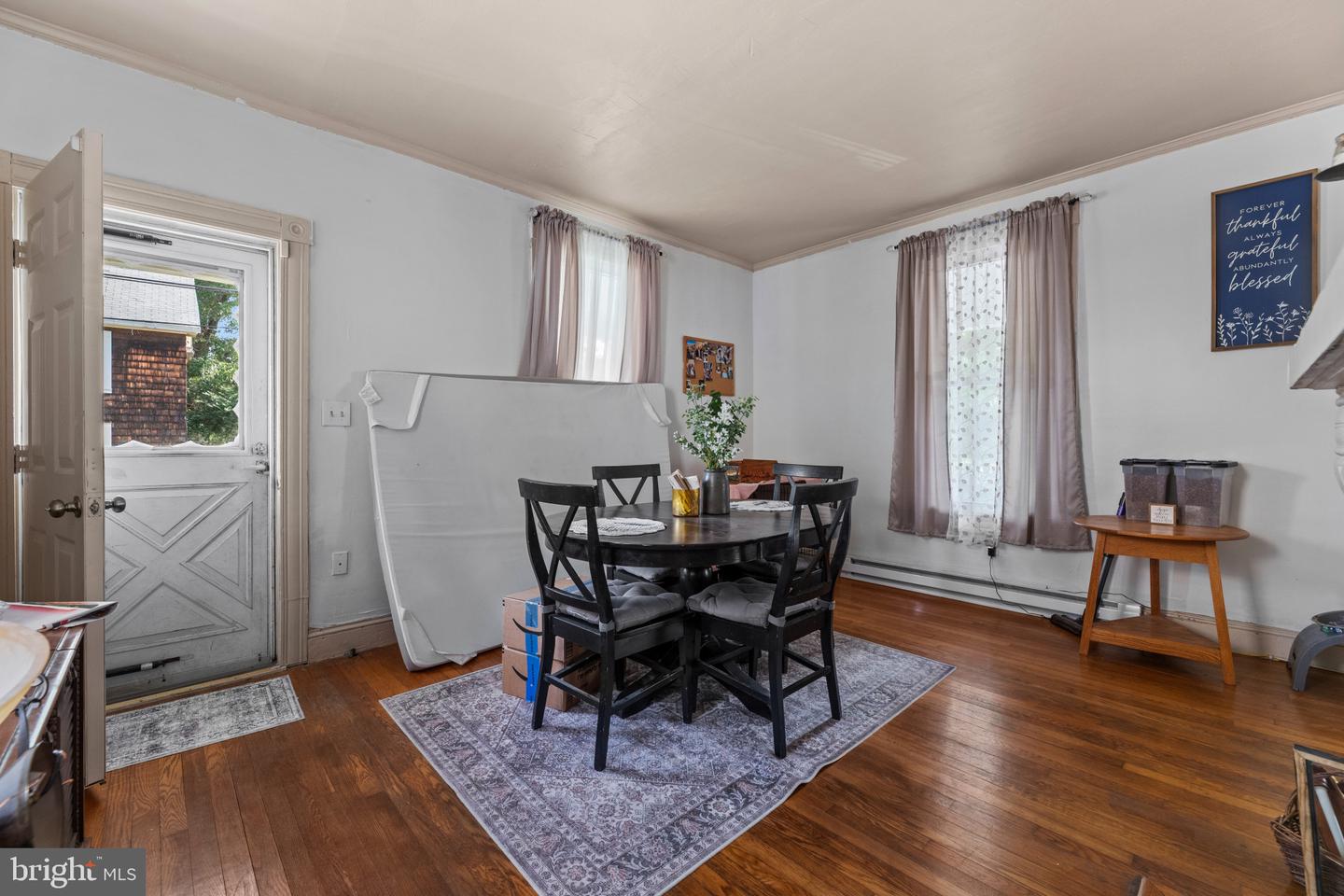 702 Travers St Property Photo 24
