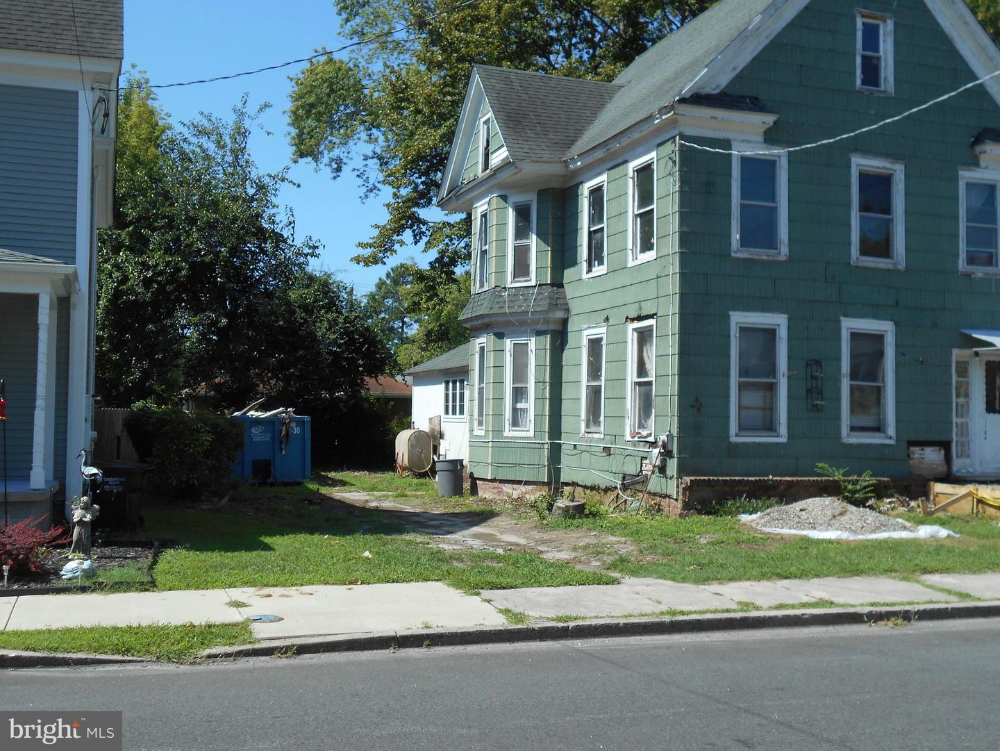 1104 Locust St Property Photo 5