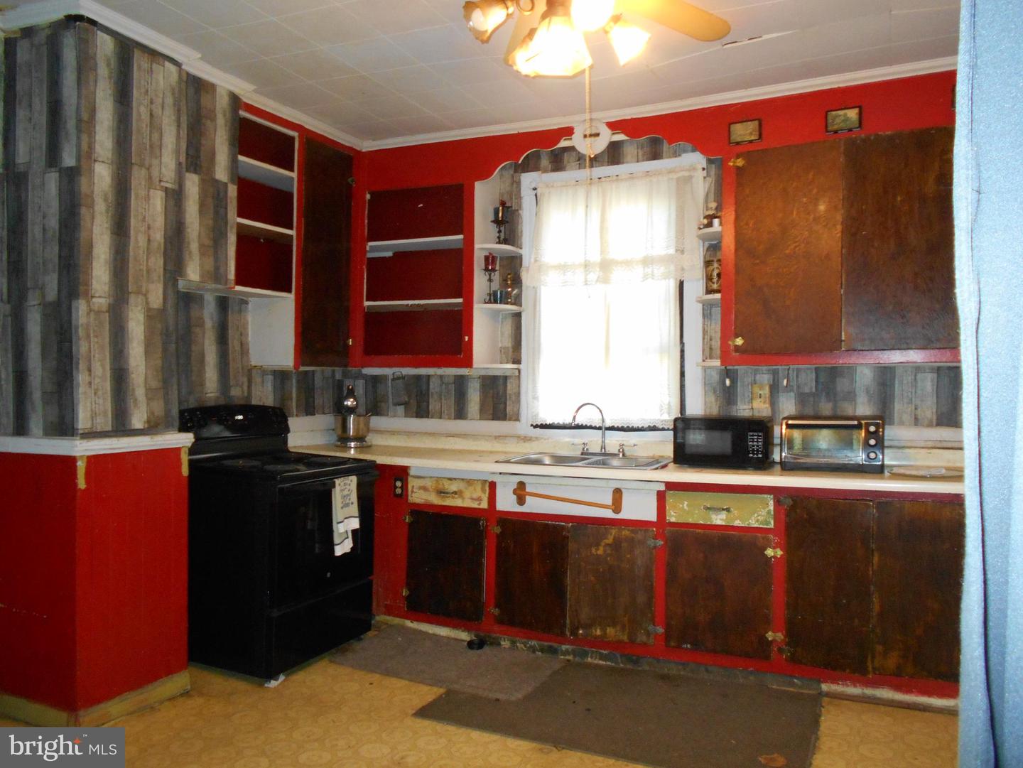 1104 Locust St Property Photo 10